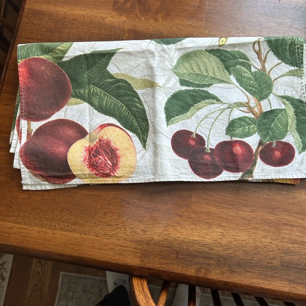 Williams-Sonoma Melamine Fruit Pattern set of 6 Napkins/Kitchen towels
